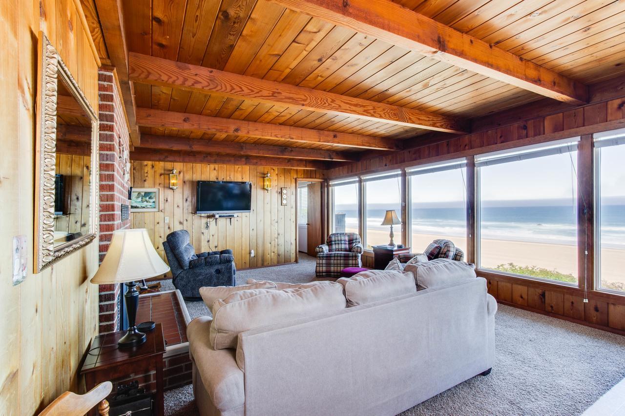 Lincoln City Beach Front Vacation Rental Exterior photo