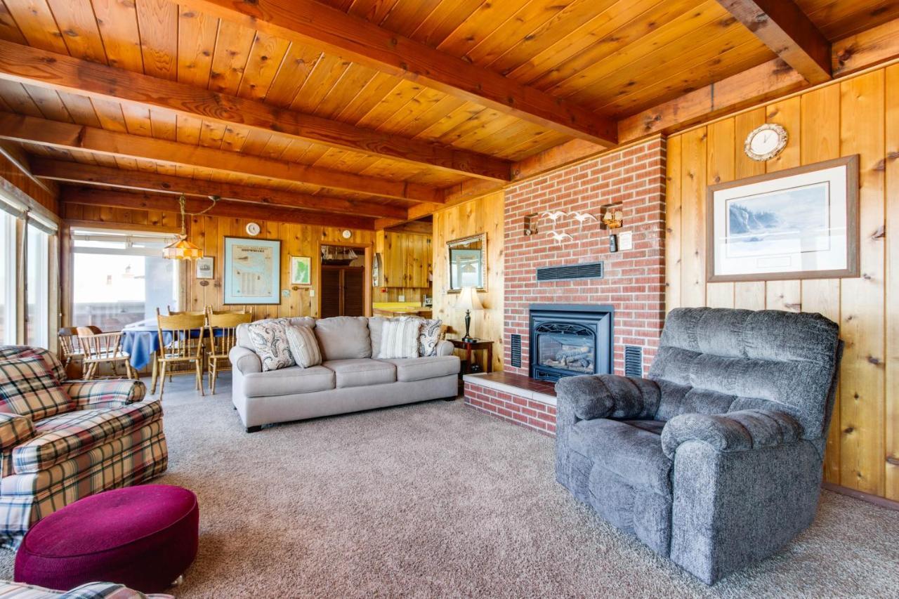 Lincoln City Beach Front Vacation Rental Exterior photo