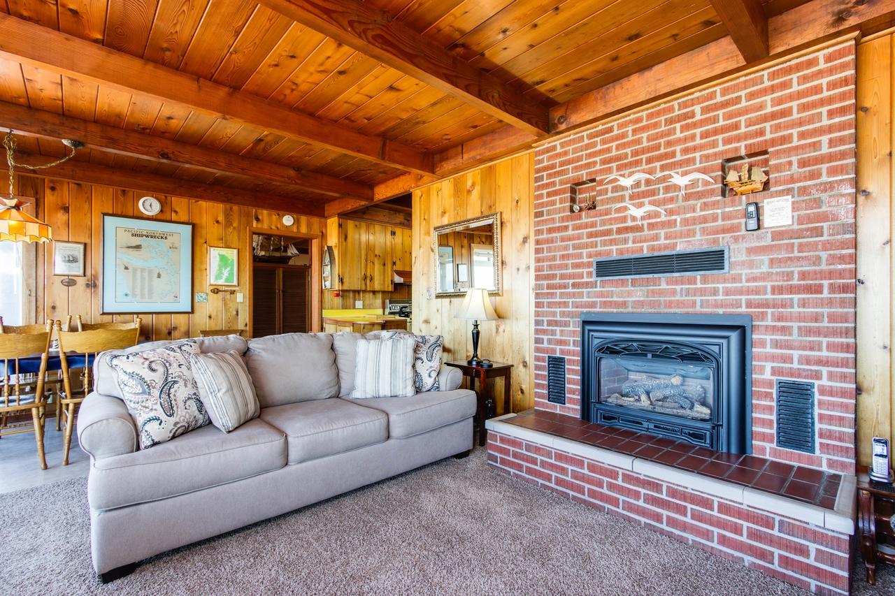 Lincoln City Beach Front Vacation Rental Exterior photo