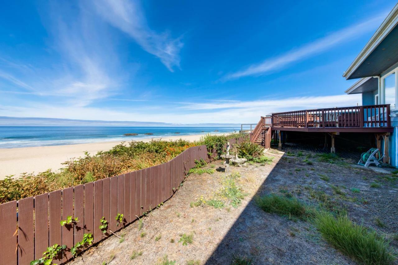 Lincoln City Beach Front Vacation Rental Exterior photo