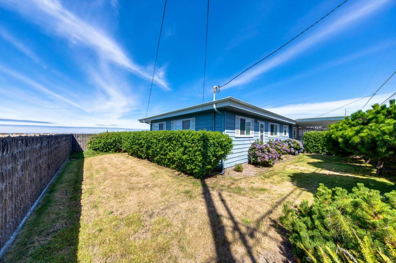 Lincoln City Beach Front Vacation Rental Exterior photo