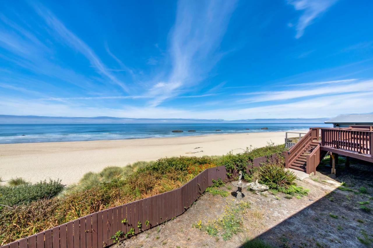 Lincoln City Beach Front Vacation Rental Exterior photo